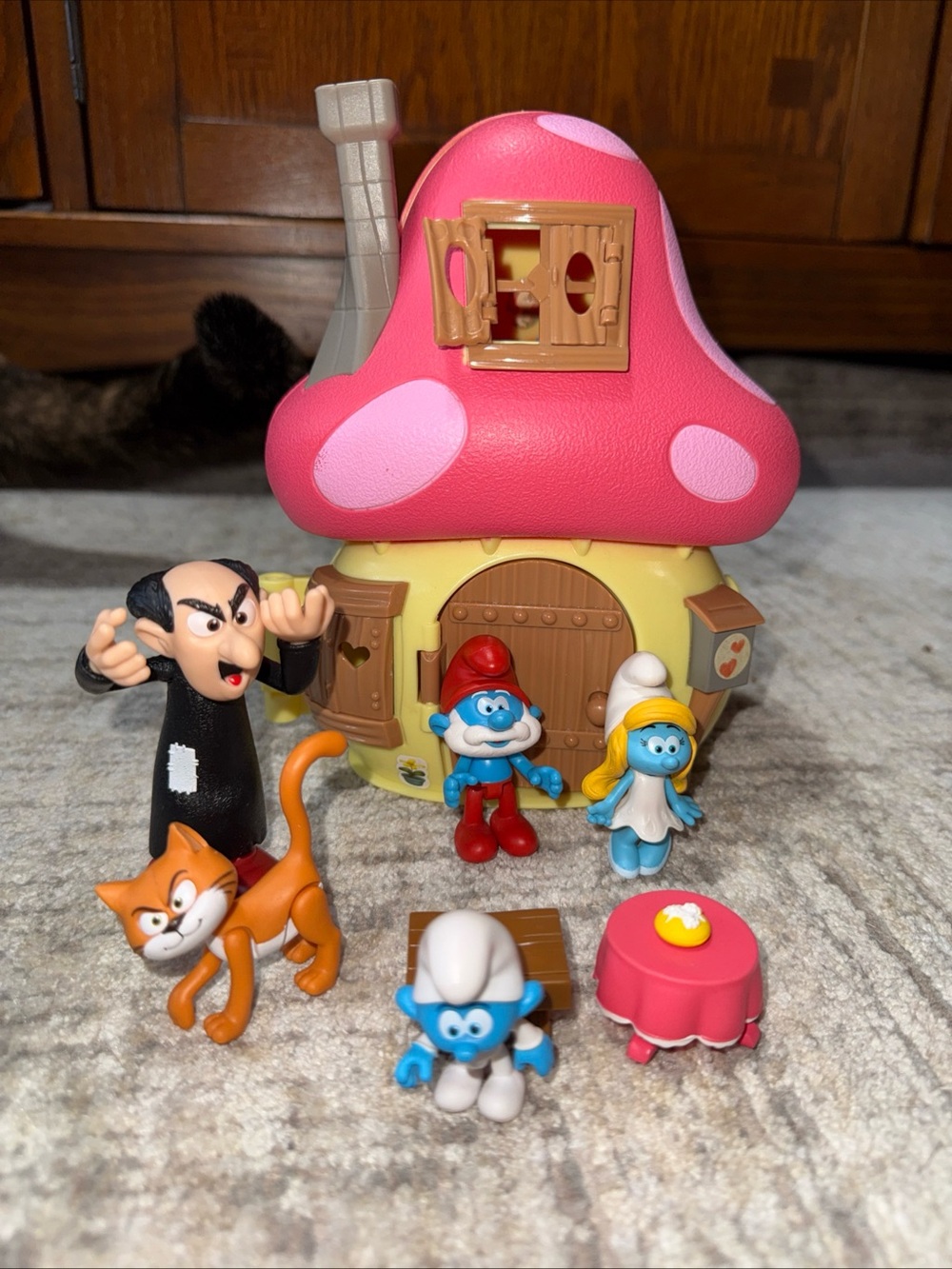 Smurfs Mushroom House Playset with Smurf Figures